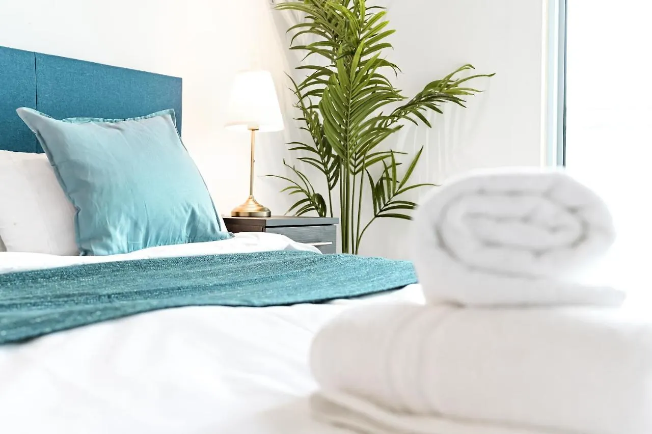 Khayat Homes - The Curve - One Bed London United Kingdom