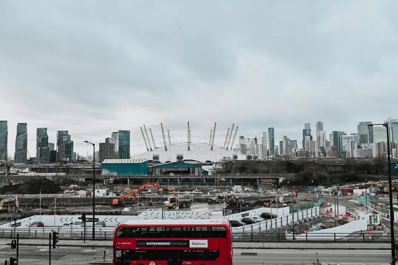 Khayat Homes - The Curve - One Bed Londra Appartamento